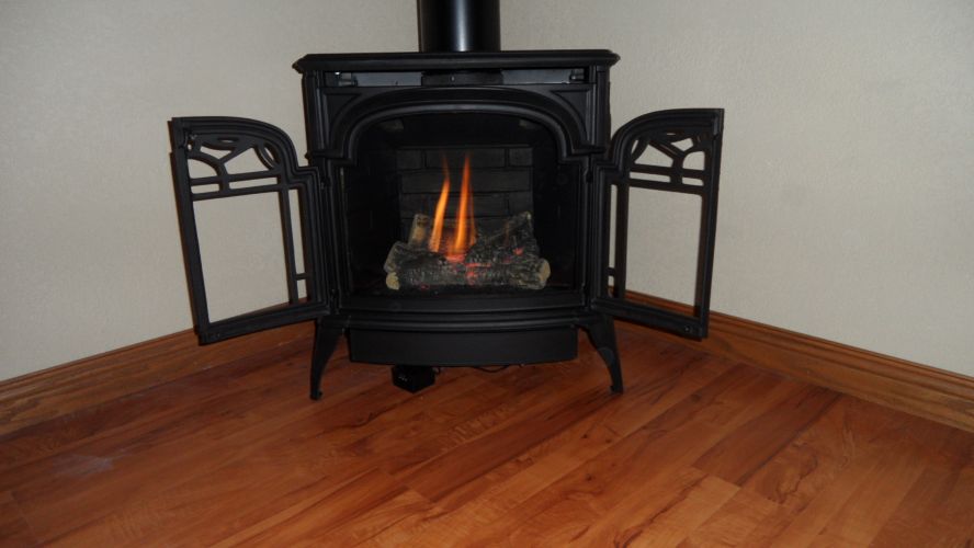 Free Standing Gas Fireplace with Decorative Doors